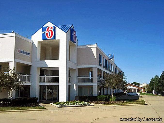 Motel 6 Normal Εξωτερικό φωτογραφία