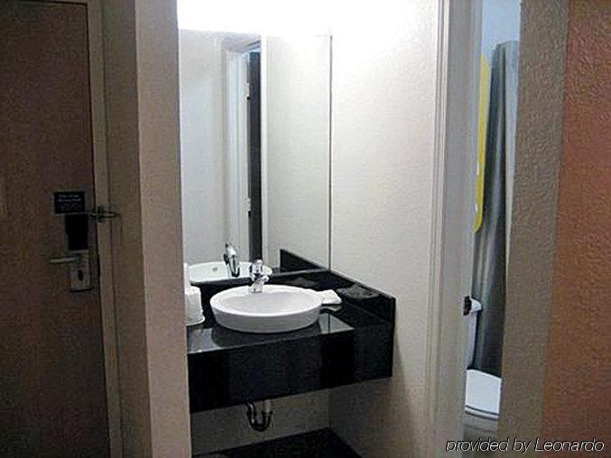 Motel 6 Normal Εξωτερικό φωτογραφία