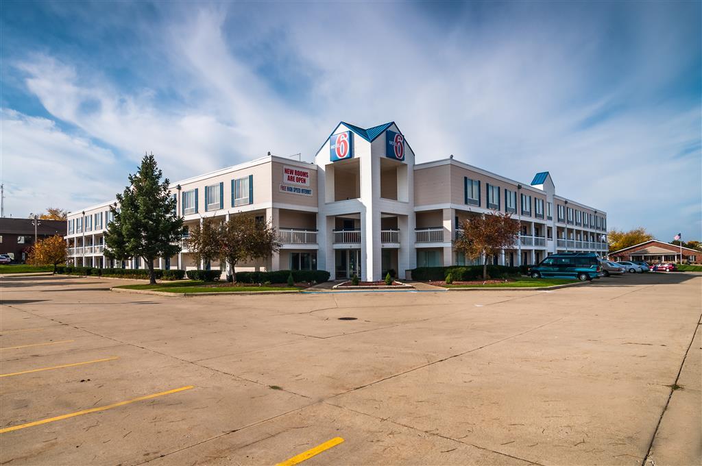 Motel 6 Normal Εξωτερικό φωτογραφία