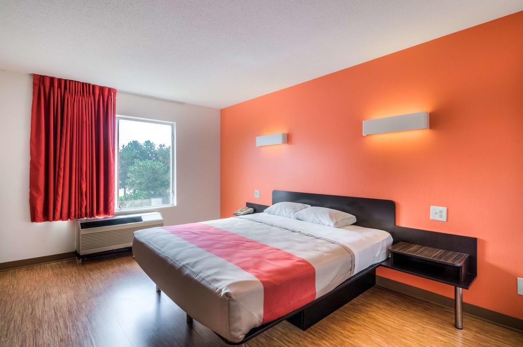 Motel 6 Normal Εξωτερικό φωτογραφία