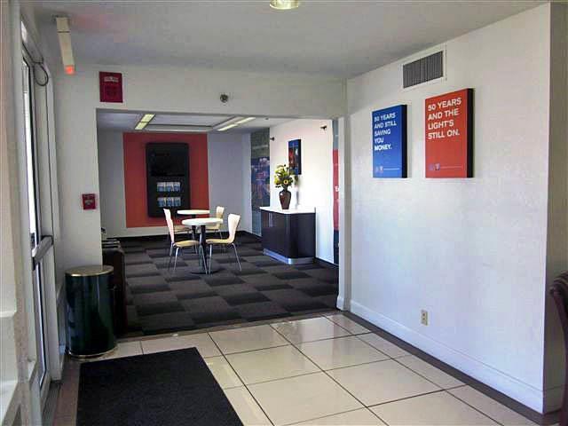 Motel 6 Normal Εσωτερικό φωτογραφία